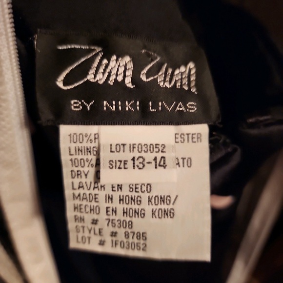 Dress - Picture 3 of 3